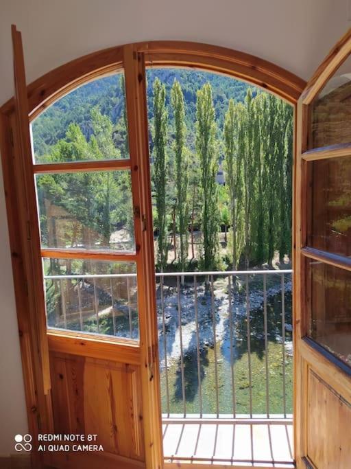 Casa Sobre Rio Noguera Pallaresa Gerri de la Sal Экстерьер фото